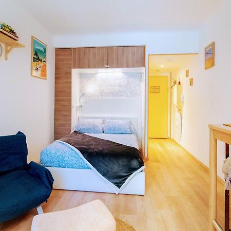 Appartamento Haliviera - Golden Square, 1Min From Beach Nizza Esterno foto