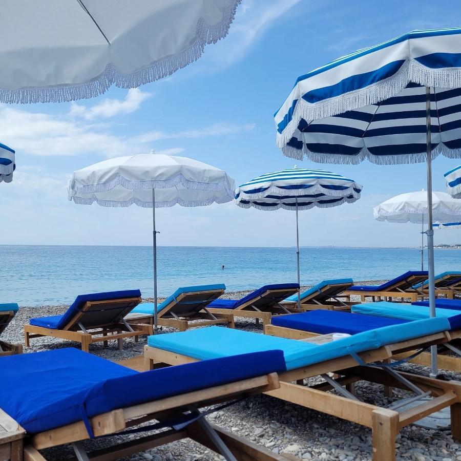 Appartamento Haliviera - Golden Square, 1Min From Beach Nizza Esterno foto