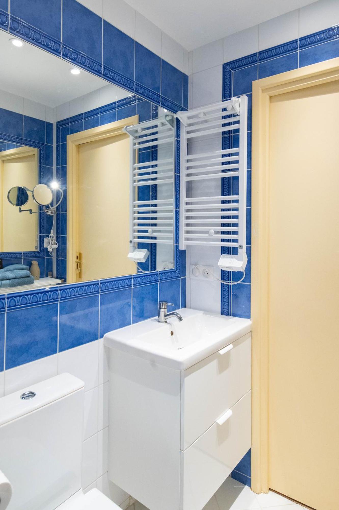 Appartamento Haliviera - Golden Square, 1Min From Beach Nizza Esterno foto