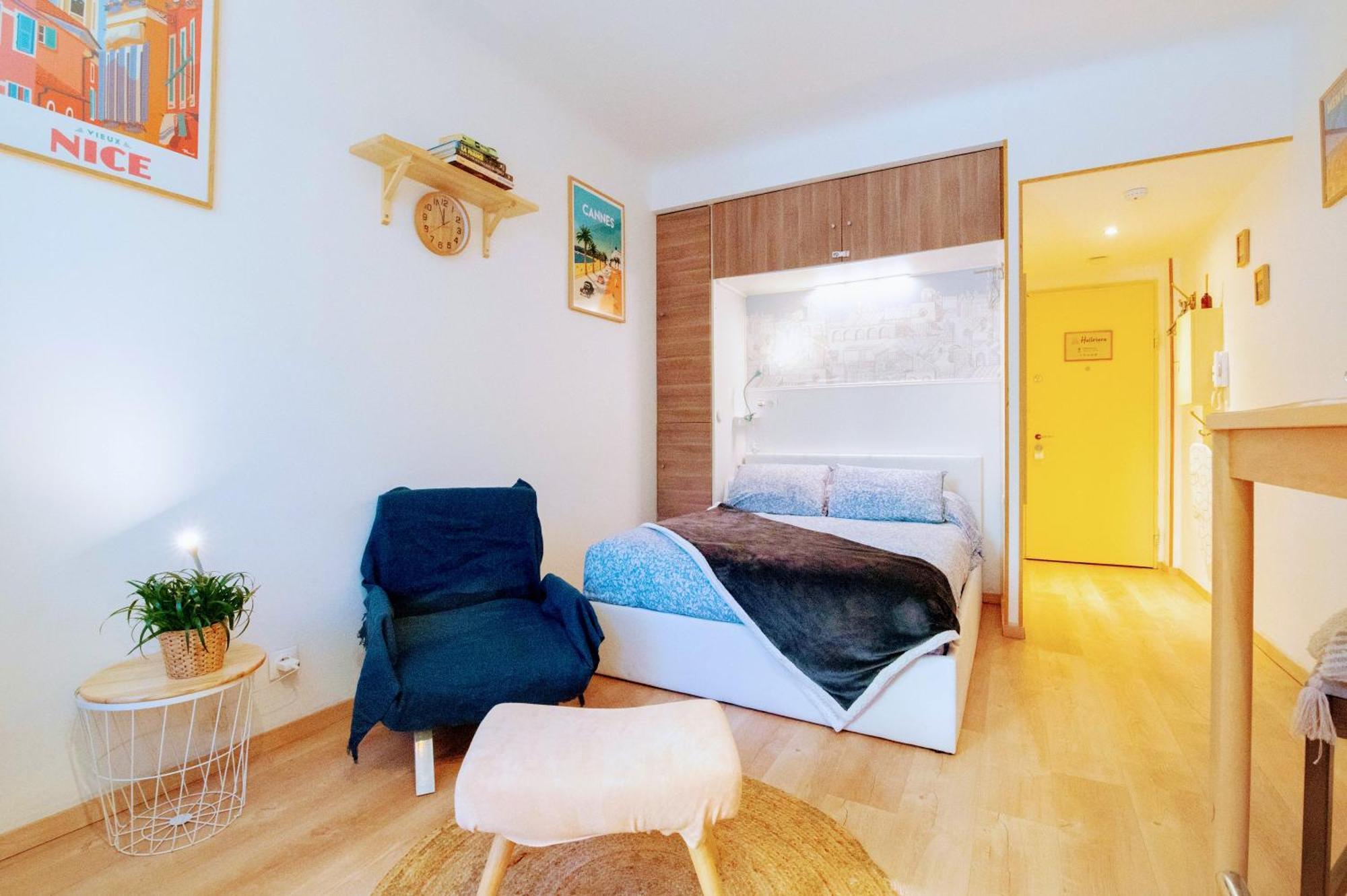 Appartamento Haliviera - Golden Square, 1Min From Beach Nizza Esterno foto