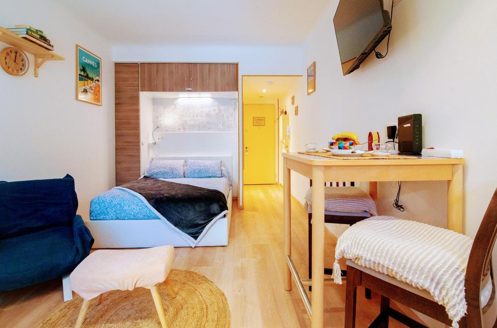 Appartamento Haliviera - Golden Square, 1Min From Beach Nizza Esterno foto