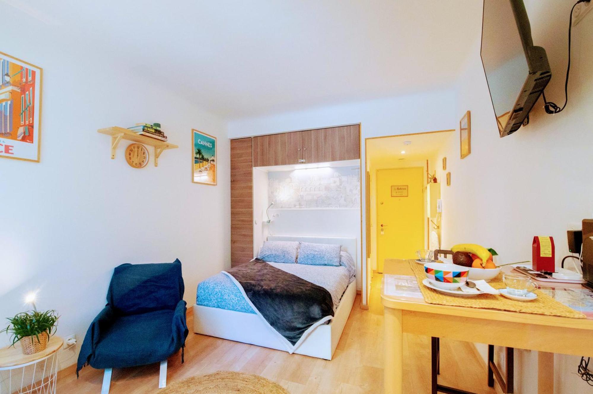 Appartamento Haliviera - Golden Square, 1Min From Beach Nizza Esterno foto